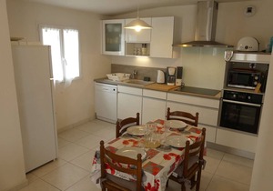 Charming 2-Bedroom House Near Beach & Town + Terrace, BBQ, Parking Included