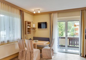 Charming Apartment in Zell am See with Mountain Views