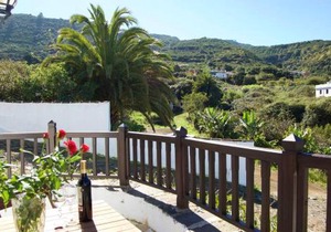 Charming Apartment in Los Silos, 80m² with Terrace