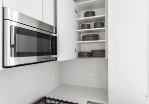 Charming Brighton 2BR w W/D, by Restaurants & Shops by Blueground