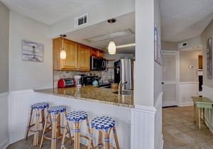 Charming Condo With Endless Views of the Atlantic!