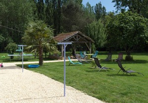 Charming Cottage Near Dordogne River, Ideal for Families, with Garden & BBQ