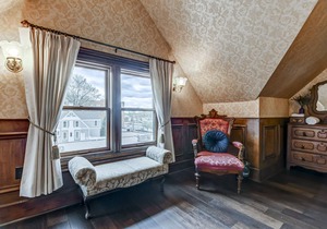 Charming Downtown Stay | Victorian Beauty & Modern Comfort