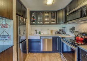 Charming duplex with breathtaking forest and nature views!