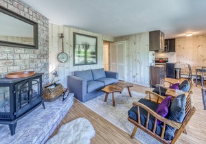 Charming duplex with breathtaking forest and nature views!