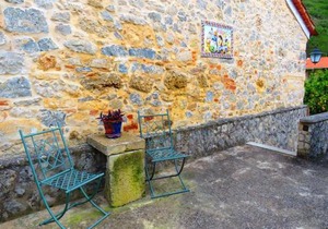 Charming house in Porto de Mós with lake view