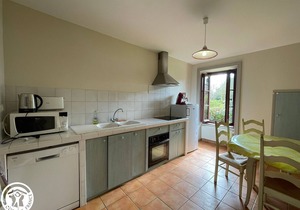 Charming Italian-Style Cottage with Pool, Near Vineyards & Historic Towns