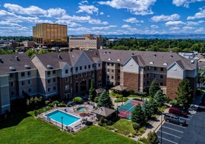 Cherry Creek Suite with Free Breakfast! Pool, Shared Hot Tub + Gym Access