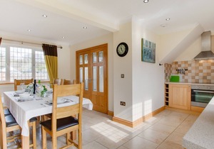 Cherry Tree Cottage - Three Bedroom House, Sleeps 5