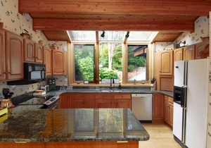 Chetola 4BR Luxury House; Pool, Fitness Center, Walk to Town,Hike in Nat'l Park