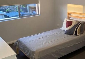 Chic 2Bed Close Airport Shops NETFLIX WIFI WINE