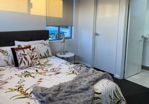 Chic 2Bed Close Airport Shops NETFLIX WIFI WINE