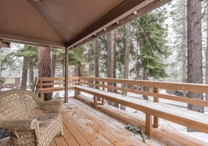 Chic Carnelian Bay Cabin