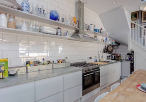 Chic & Contemporary 2BD in Vibrant Shepherds Bush