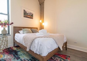 Chic Cozy 3BR Michigan Avenue Spacious Suite Close to Iconic Chicago Landmarks & Attractions