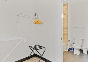 Chic Modern 2BR Apartment in Carson by Stay Gia