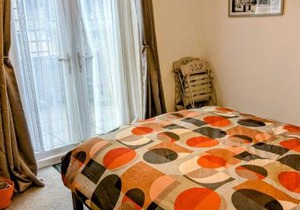 City centre apartment with south facing patio, 10 minutes walk to the harbour