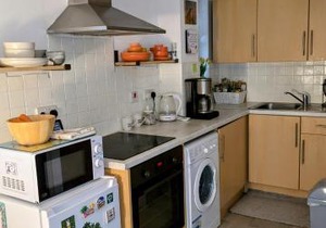 City centre apartment with south facing patio, 10 minutes walk to the harbour