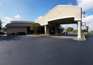 Clarion Inn & Suites Dothan South