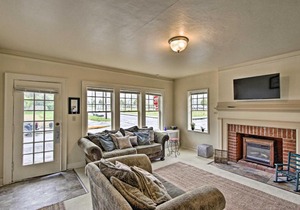 Classic Aberdeen Apt 1 Mi to Riverfront Park!