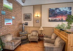 Claymore Inn and Suites