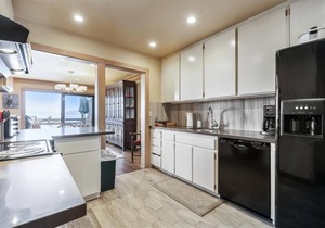 Clean, Modern, Fantastic Lake View #37