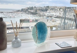 Cliff Cottage - a cottage that sleeps 4 guests in 2 bedrooms