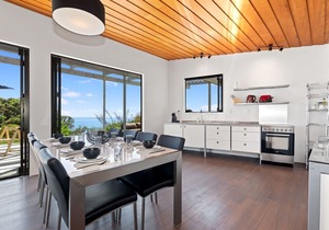 Clifftop Castle - Langs Beach Holiday Home