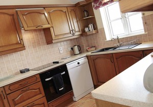 Clover Cottage - Four Bedroom House, Sleeps 8