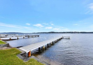 Coal Point Absolute Waterfront