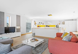 Coast at Beachdown - a house that sleeps 9 guests in 4 bedrooms