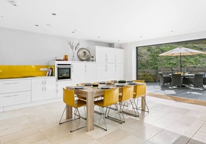Coast at Beachdown - a house that sleeps 9 guests in 4 bedrooms