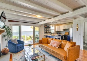 Coastal Portsmouth Home with Bay Access Near Newport