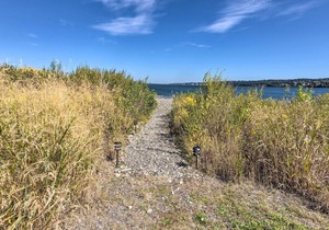 Coastal Portsmouth Home w/ Bay Access Near Newport