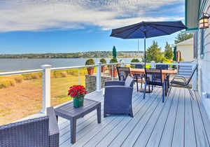 Coastal Portsmouth Home w/ Bay Access Near Newport