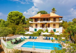 Cochelli Villa Lower