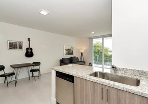 Coconut Grove Charm, City Convenience | Roami at Grove 27