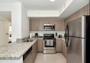 Coconut Grove Charm, City Convenience | Roami at Grove 27
