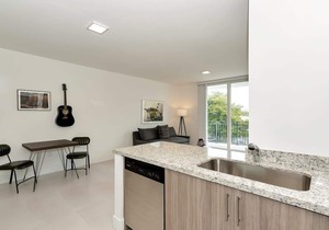Coconut Grove Charm, City Convenience | Roami at Grove 27