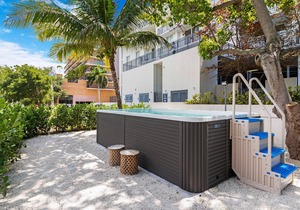 Coconut Grove Charm, City Convenience | Roami at Grove 27