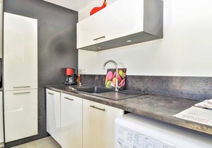 Come and stay in this pleasant, bright apartment for 6 people in the heart of Uzès.