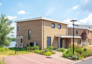 Comfort 4-person water house in the holiday park Landal Marina Resort Well