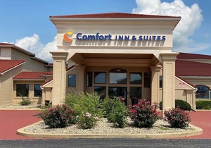 Comfort Inn & Suites at I-74 and 155
