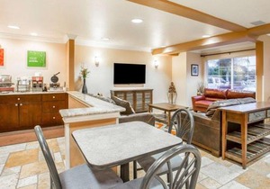 Comfort Inn & Suites Salinas City Center Area