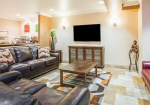 Comfort Inn & Suites Salinas City Center Area