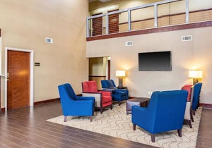 Comfort Suites near Robins Air Force Base
