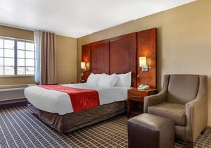 Comfort Suites Delavan - Lake Geneva Area