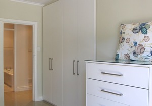Comfortable 2-Bedroom-Apartment in Upper Constantia