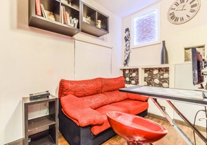COMFORTABLE APARTMENT LAVAPIES