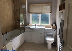 Comfortable House in Warwick